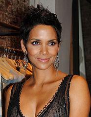 Halle Maria Berry (ur. 14 sierpnia 1966 w Cleveland) amerykańska aktorka. Laureatka Oscara za rolę pierwszoplanową w filmie Czekając na wyrok.
