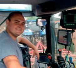 Nawigacja FM 750 LITE New Holland Wojciech Sowiński rolnik z miejscowości Witów położonej niedaleko Chojnowa, użytkownik nawigacji FM 750 + EzPilot. Prowadzę Gospodarstwo Rolne od 7 lat.