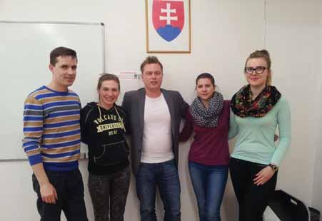 Spravodajca 17 jazykových cvičení a konverzácii oboznámili študentov aj s reáliami Slovenska, jeho históriou a kultúrou.