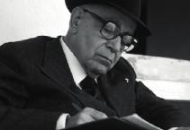 INTEREVIEWS, LETTERS, REVIEV PIĘĆ WIEKÓW REWOLUCJI Plinio Corrêa de Oliveira Pięć wieków Rewolucji Przedstawiamy Państwu zapis rozmowy z najwybitniejszym, naszym zdaniem, teoretykiem Rewolucji