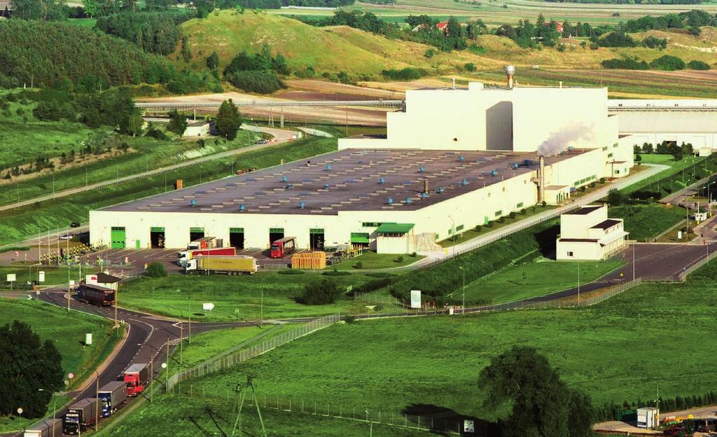 4 5 APIE ĮMONĘ Lenkijoje įmonėje dirba virš 250 asmenų trijose vietose: gamyklose Gacki / Leszcze ir Konin vietovėse, o taip pat įmonės būstinėje Varšuvoje.