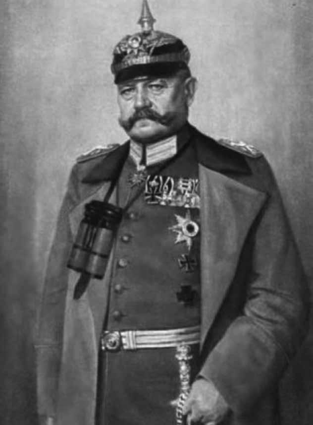 202 STANISLOVAS SAJAUSKAS Vokietijos Rytų fronto karo vadas gen. Paulius fon Hindenburgas (Iš S.