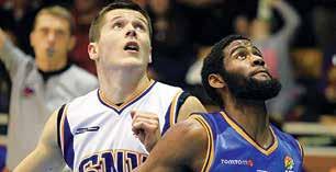 Potom však Spišiaci ožili a o Basketbalisti Lučenca v metropole východu totálne vybuchli KB Košice MBK Lučenec 103:67 (24:23, 50:34, 71:52) MBK: Sims 18, Rountree 15, B.