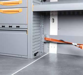SUJECIÓN FLEXIBLE MOCOWANIE ELASTYCZNE FLEXIBILIDAD Y DURABILIDAD DE LOS EQUIPAMIENTOS PARA FURGONETAS STORE VAN Store Van utiliza un sistema de carril especial para la sujeción de las estanterías