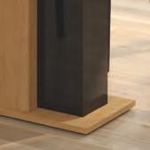 Oiled light oak, combined with black gloss is its strong