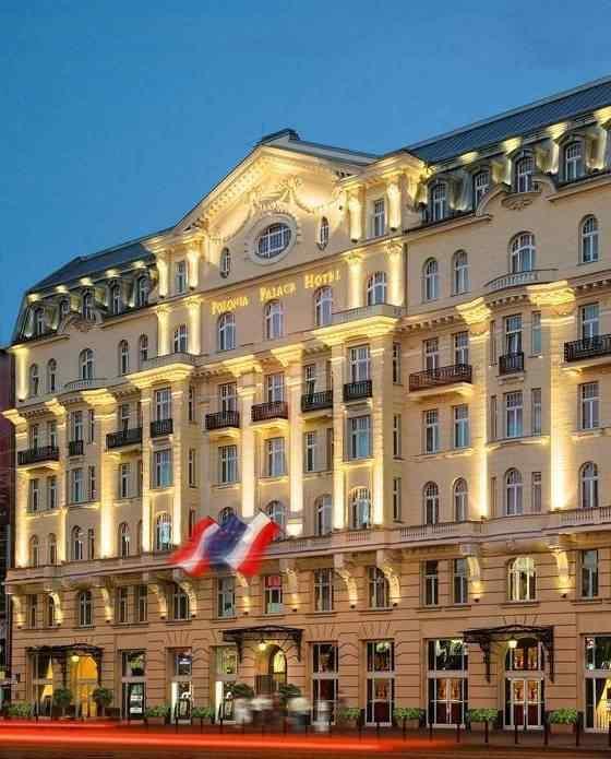 HOTEL POLONIA PALACE Referencje Obiekt Klient Powierzchnia uŝytkowa Czas trwania kontraktu Usługi Kierownik obiektu Hotel Polonia Palace w Warszawie Hotele Warszawskie Syrena Sp. z o.o. ok. 20.