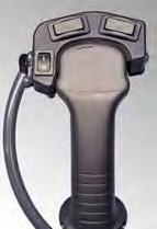 Joystick wielofunkcyjny (6 funkcji) Dzięki dwóm przyciskom sześciofunkcyjnym na joysticku działa hydraulika pomocnicza (hydraulicznie napędzane narzędzia).