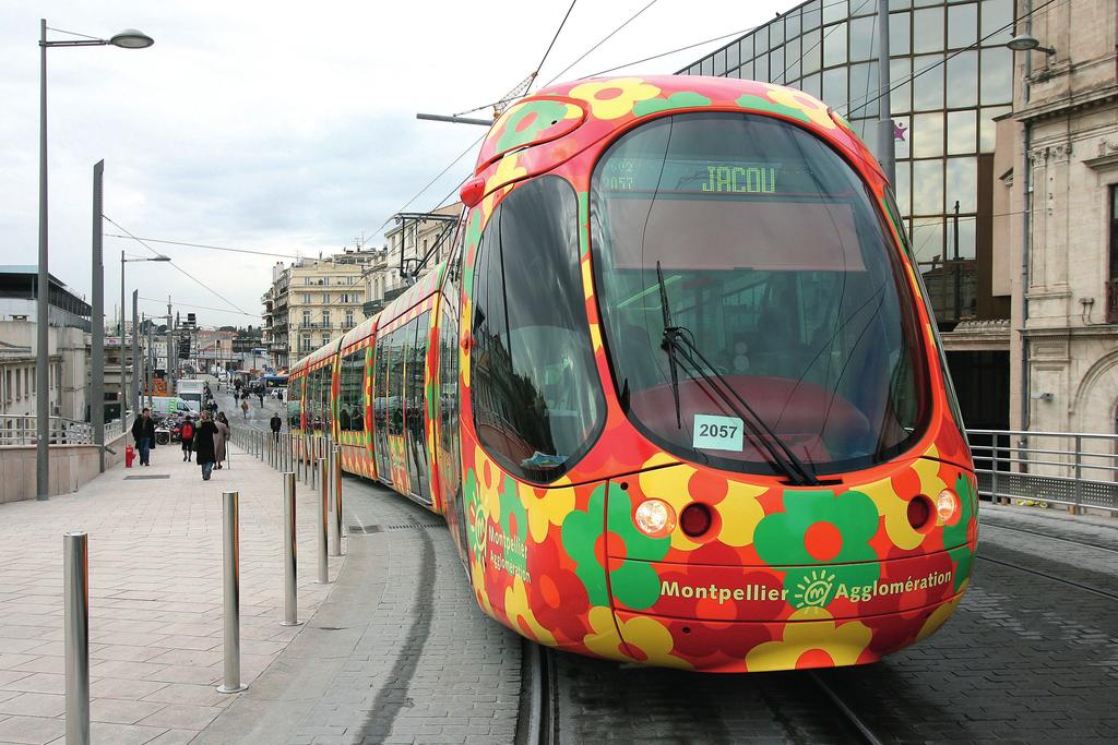 MEA RAIL SOLUTION INDYWIDUALNE ROZWIAZANIE DLA PROJEKTOW TRAMWAJOWYCH MEA RAIL SOLUTION Wydajne, inteligentne i uniwersalne rozwiązania do projektów tramwajowych Skrojone na miarę rozwiązania dla