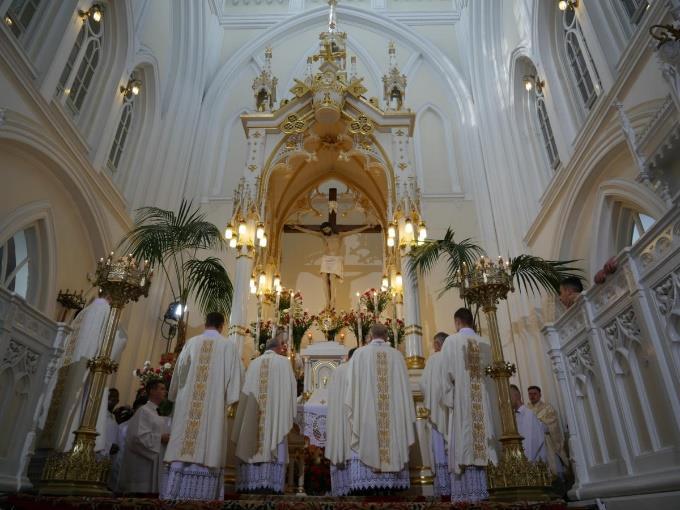 ROCZNICA SAKRY PIERWSZEGO BISKUPA KOŚCIOŁA- BISKUPA ROBERTA Święcenia biskupie Pierwszego Biskupa Kościoła- Biskupa Roberta Matysiaka odbyły się 16 września 2017 w kościele pw. św.