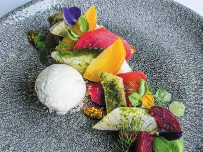 marynowany w cytrusowym pesto (80 g) 25,- z pieczonymi burakami, musztardą i lodami z kwaśnej śmietany Herring marinated in citrus pesto with roasted beets, mustard and sour ice cream Carpaccio