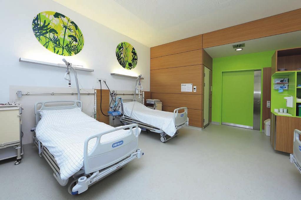 nora systems 19 Sale dla pacjentów Architektura pozytywnie wpływająca na proces zdrowienia Zwłaszcza w salach chorych i punktach pomocniczych powinna panować przyjazna, pozytywna atmosfera,