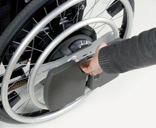 W trakcie ładowania użytkownik wózka nie jest unieruchomiony - może nadal korzystać z WheelDrive jak z tradycyjnego wózna manualnego!