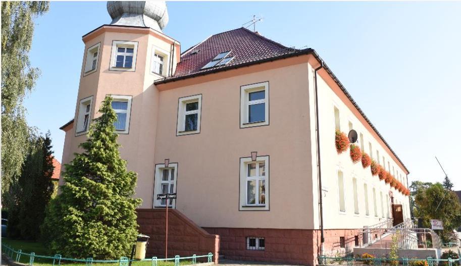 ze znalezieniem innej pracowników pracy, osoby bez wykształcenia, osoby samotne i matki z dziećmi 3. Fundacja Przystań w Ścinawie www.fundacja-przystan.