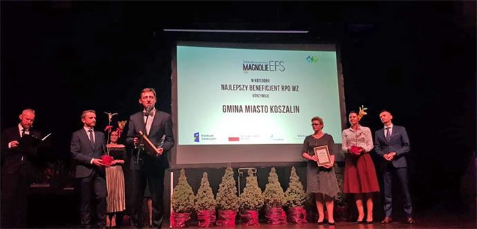 Koszalin Najlepszym Beneficjentem RPO WZ W dniu 18 października w Filharmonii Szczecińskiej ogłoszone zostały wyniki konkursu Zachodniopomorskie Magnolie EFS, w którym Koszalin otrzymał nagrodę