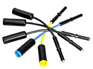 - kolor niebieski WAADAUMAGKBU adapter napięciowy magnetyczny -