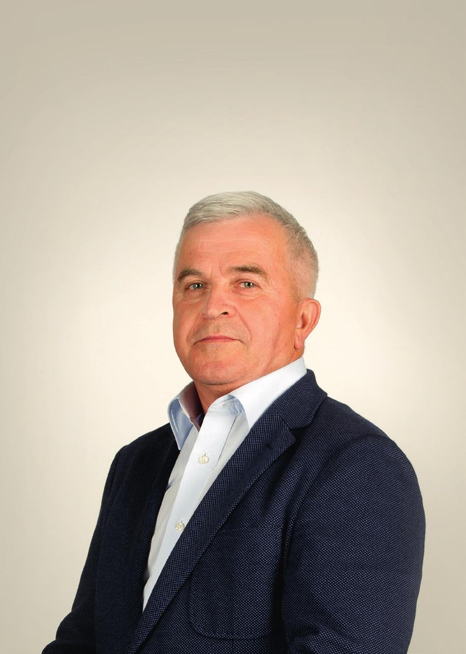 Kandydaci do Rady Gminy Kozy Okręg nr 11 Leszek BAŚCIK Mam 62 lata. Urodziłem się w Kozach, posiadam wykształcenie średnie budowlane. Jestem emerytowanym policjantem.