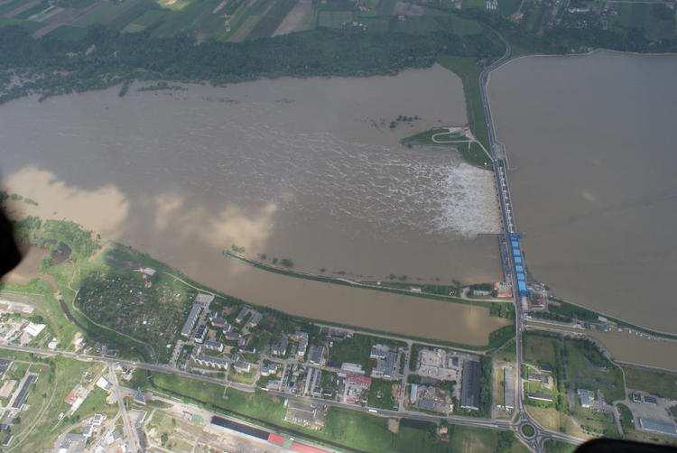 Stopień wodny Włocławek został zaprojektowany i wybudowany jako jeden ze stopni kaskady dolnej Wisły