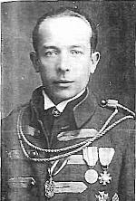 Wiktor Jaderny Urodził się 28 III 1902 r. w Mielcu, syn Augusta i Bronisławy z Bosickich. W 1920 roku, po rozpoczęciu się wojny polsko-bolszewickiej.