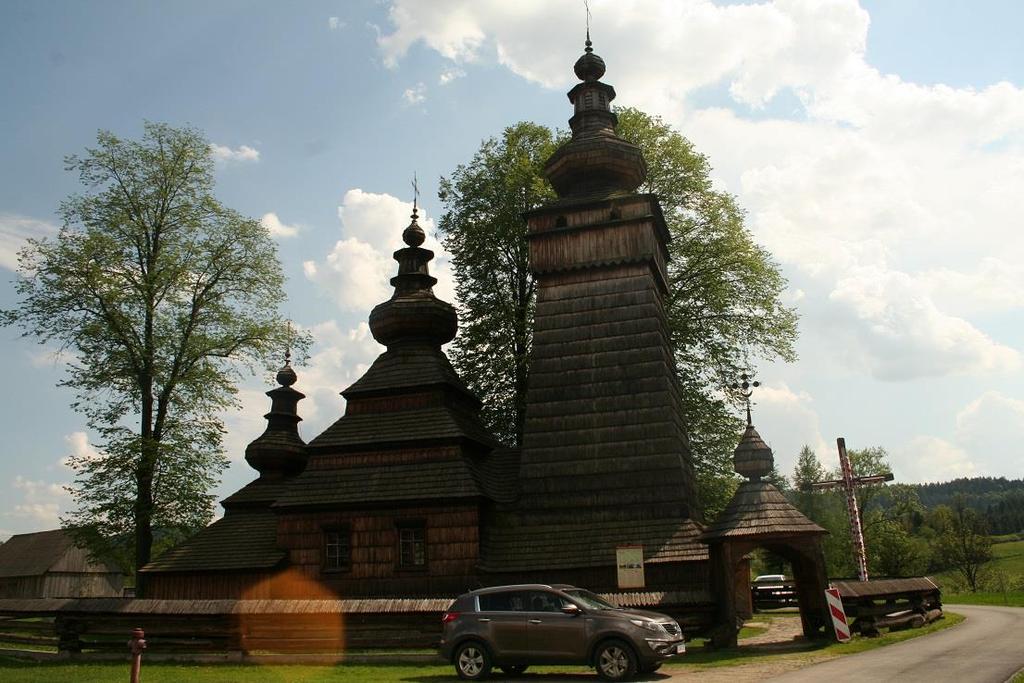 Fot. 3: Dawna łemkowska, greckokatolicka cerkiew św. Paraskewy w Kwiatoniu.