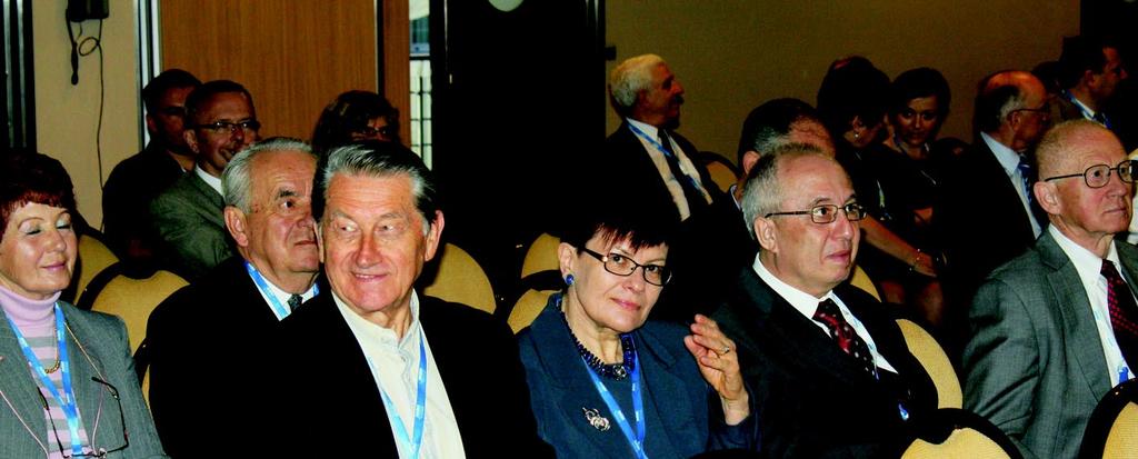 prof. Jolanta Ma³yszko), nowych opcji w leczeniu dializami (prowadz¹cy: prof.