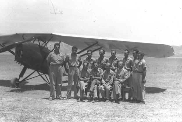 RWD-8 Historia polskich płatowców w służbie żydowskich sił powietrznych zaczęła się 15 czerwca 1936 roku. Tego dnia w Tel Awiwie wylądował samolot RWD-13. Za sterami zasiadał Kazimierz Ziembiński.