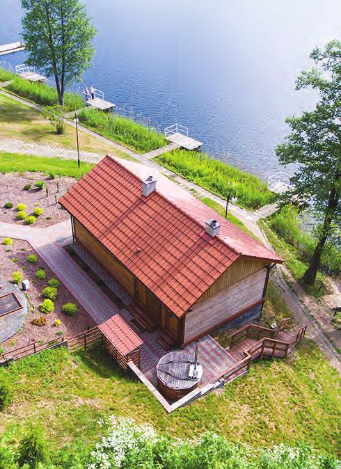 REWITA WAPLEWO Dla amatorów sportów wodnych, nordic-walkingu i wycieczek rowerowych. LOKALIZACJA Ośrodek Rewita Waplewo jest malowniczo położony na skarpie schodzącej łagodnie do jeziora Maróz.