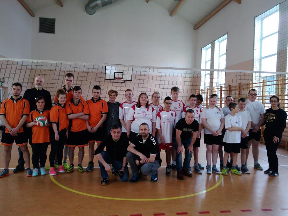 TURNIEJ SIATKÓWKI 6 marca gościliśmy w naszej szkole
