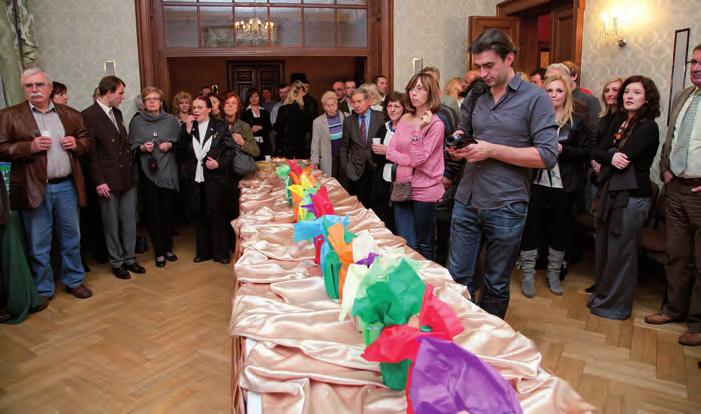 Klub Lekarza Lekarskie Andrzejki NFZ, czyli Nalewka Fajnie Zrobiona Tradycyjnie, bo już od pięciu lat, w okresie Andrzejek organizowane są w siedzibie łódzkiej Izby spotkania lekarzy przyrządzających