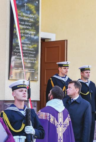 Kościuszko w Gdyni byli nie tylko członkowie rodziny i polska delegacja admirała żegnali przedstawiciele francuskich władz wojskowych i cywilnych, a także mieszkańcy miasteczka.