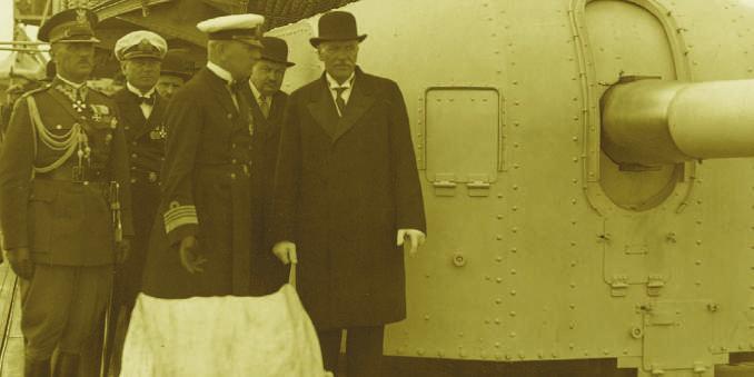 Teraz admirał Józef Unrug będzie mógł spokojnie spoczywać nad Bałtykiem, wśród swoich ludzi, na Cmentarzu Marynarki Wojennej na Oksywiu.