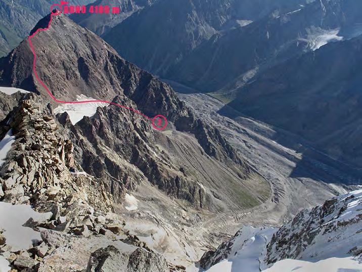 Pozostała dwójka (P. Strzelecki W. Malawski) wchodzi na na szczyt Brno, 4100 m, płd. granią, drogą Zdenka, 1B.