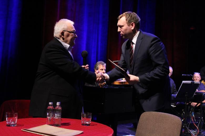 Od końca lat 50. nieprzerwanie realizuje się jako kompozytor tworząc zarówno krótkie, przebojowe utwory, jak i rozbudowane, awangardowe formy.