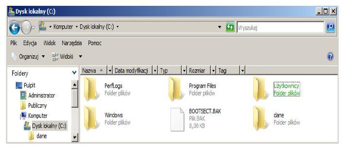 49. W skład systemu Windows Server 2003 wchodzi program, który umożliwia użytkownikowi udostępnienie własnej witryny sieci WEB i FTP w Internecie. Jest to usługa o nazwie: A. DNS B. IIS C. HTTP D.