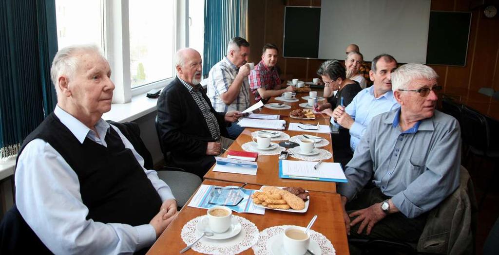 geodezyjnych pomiarów podstawowych, w dniu drugiego września 2016 roku, uświetnił świętowanie jubileuszu siedemdziesięciolecia Stowarzyszenia Geodetów Polskich w Bydgoszczy. Prof.