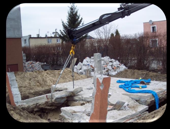 Kiedy przyjechał pierwszy zastęp z najbliższej OSP Wielki Garc ogień obejmował cały pojazd. Autobus uległ całkowitemu zniszczeniu ale na szczęście nikomu nic się nie stało.