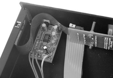 WYKAZ ELEMENTÓW Rezystory R1: 1kΩ R2: 39kΩ R3: 47Ω R4: 22Ω R5: 220Ω R6a: 470Ω R6b: 330Ω R7, R90, R91: 10Ω R8: 100Ω R9...R16: 1,2kΩ R17...R19, R21...R23: 330Ω R20: 220Ω R24...R39, R42.