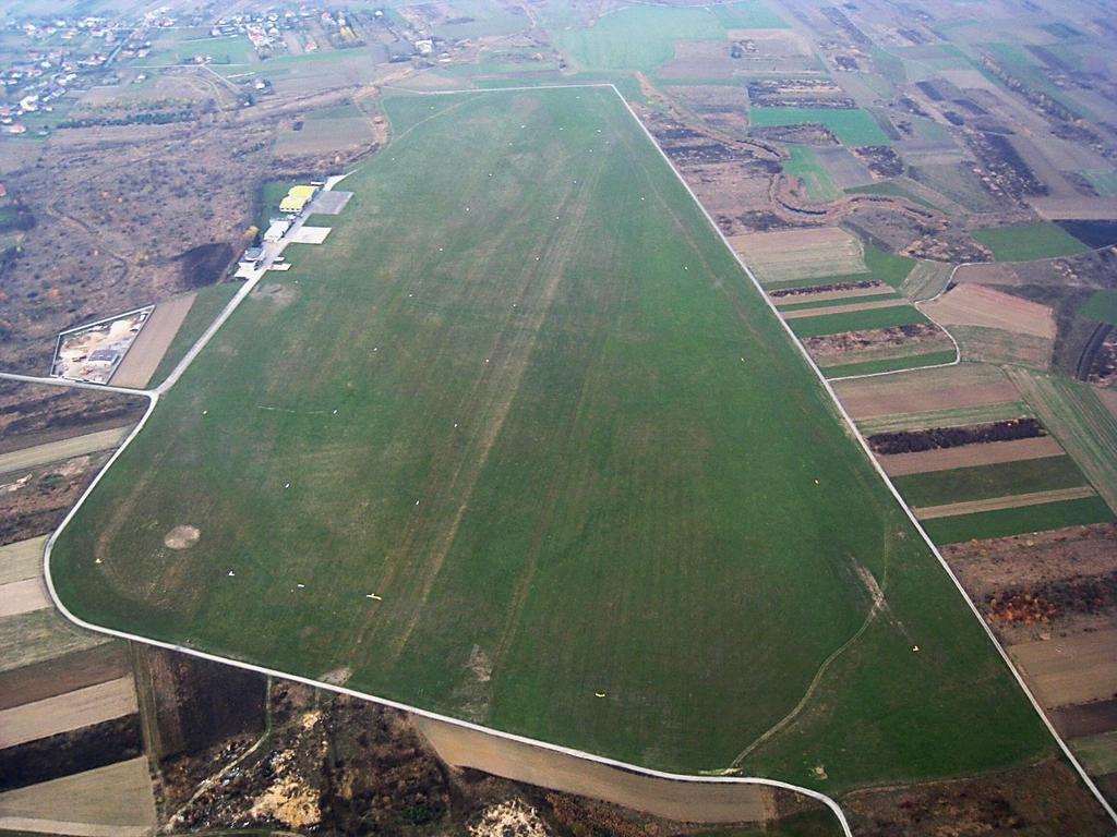 INFRASTRUKTURA LOTNISKA TURBIA PŁYTA LOTNISKA Całkowita