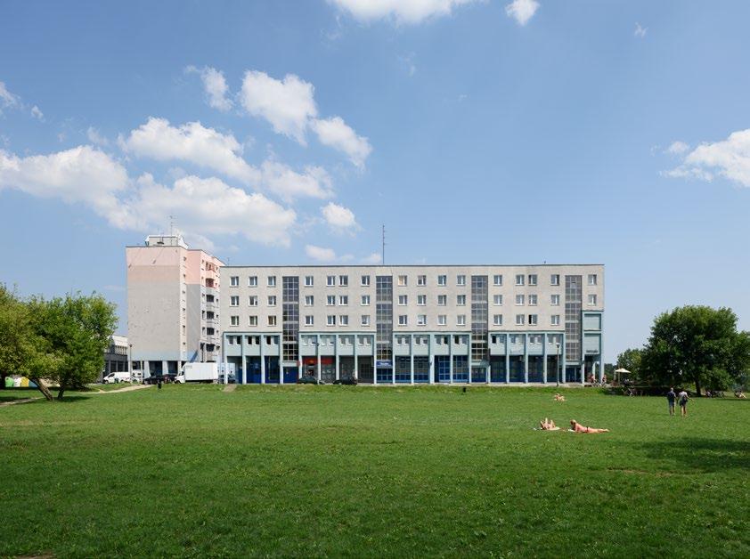 OSIEDLE CENTRUM E OD STRONY NOWOHUCKIEGO CENTRUM KULTURY wytworzenie miejsca zaakcentowanego taką, a nie inną kubaturą, która daje jak gdyby symbol przestrzeni dla stworzenia w niej akcji różnego