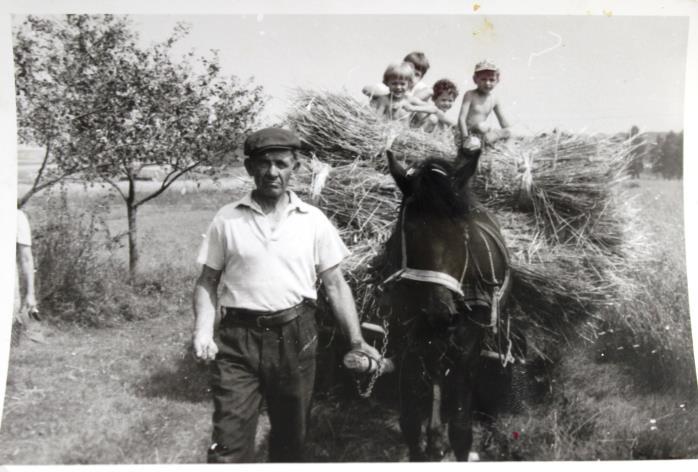 Czy w jakimś stopniu państwo nasze doceniło Pani ojca? - 28 sierpnia 1959 roku mój ojciec został odznaczony Medale Zwycięstwa i Wolności 1945 r.