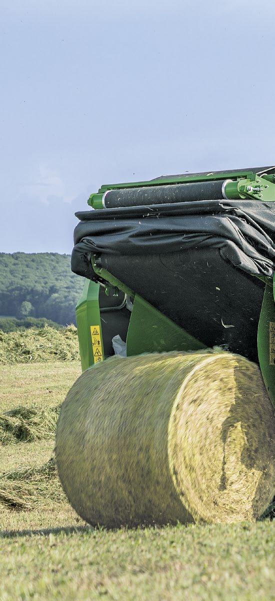 20 ZBIERANIE PLONÓW Z NIEZRÓWNANĄ PRĘDKOŚCIĄ V451R, V461R Więcej bel w jeden dzień, nawet jeśli postanowisz skończyć pracę nieco wcześniej rewolucyjny układ szybkiego wyładunku (Fast Release System