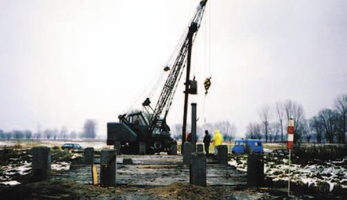 technicznych. Posiada pełne uprawnienia w specjalnościach: wodno- melioracyjnej, instalacji sanitarnych i ochrony środowiska.