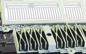 AKCESORIA DO PRZEŁĄCZNIC PRZELOTKI KABLOWE Przelotki kablowe są używane do mocowania kabla wchodzącego do przełącznic panelowych i naściennych Produkowane z poliamidu wzmacnianego włóknem szklanym są