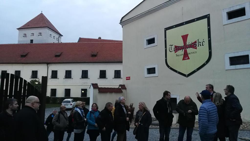 str 4 / 12 Następnie udaliśmy