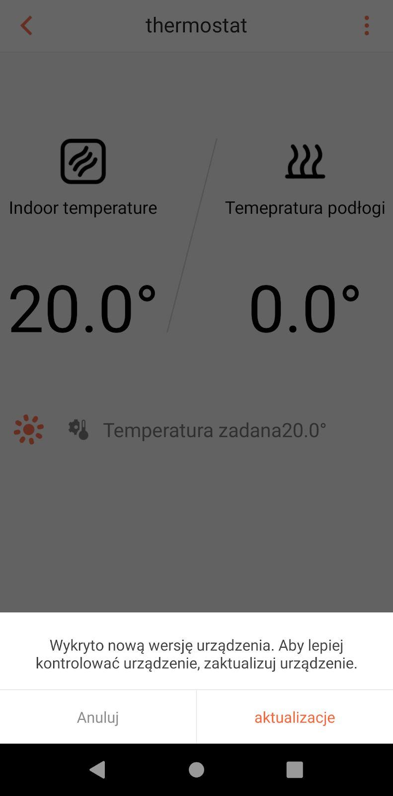 Po wejściu w nastawy termostatu z poziomu aplikacji urządzenie sprawdzi czy posiada najnowszą wersję oprogramowania.