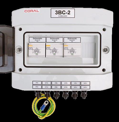 Rozdzielnice do ochrony instalacji fotowoltaicznej z 3 ogranicznikami przepięć Zastosowanie: wewnątrz i na zewnątrz (I65) ochrona falowników V z 3 parami wejść /- np.