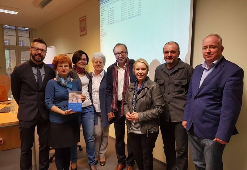 im. Febronii Gajewskiej Karamać w Gorzowie Wielkopolskim, a także dokonać zakupu rzeczy prezentowanych podczas kiermaszu rzemiosła artystycznego. Maj 2018 16 kwietnia w auli Akademii im.