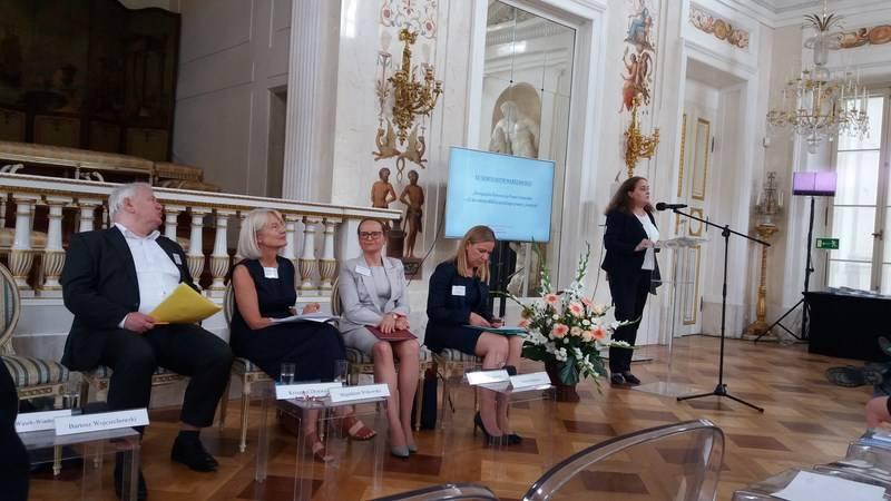 Krzyżanowski z Akademii im. Jakuba z Paradyża w Gorzowie Wielkopolskim. Prowadzący spotkanie przedstawił uczniom mniejszości narodowe zamieszkujące teren Polski.