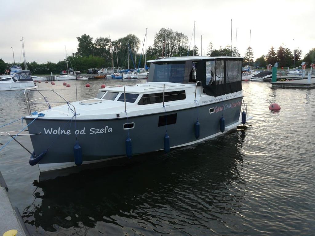 O barce Jacht motorowy Calipso 750 to jednostka przeznaczona do żeglugi po wodach śródlądowych, kadłub zaprojektowany i wykonany przez firmę VIVA JACHT, zabudowa wykonana przez firmę ŻAGLÓWKA