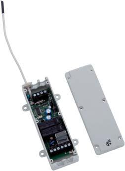 easy1 Do rolet zwijanych i aluzji Analogowa z zintegrowanym o iornikiem (433 2 MHz) Zasilanie dla 1 napêdu jednofazowego Maksymalna dostepna moc dla 1 napêdu 00W Zintegrowany odbiornik radiowy bêd¹cy