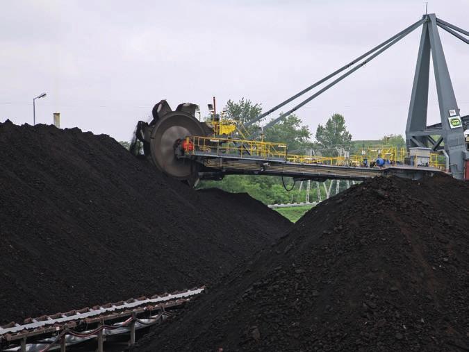 Głównym czynnikiem wzrostu pozostawał konsumpcyjny popyt krajowy (który był Adam Pietraszewski o 4,7% wyższy niż przed rokiem, kiedy zwiększył się o 2,2%), przy pozytywnym wobec negatywnego w roku